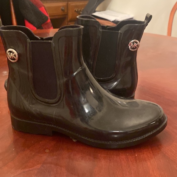 🦊 Michael Kors short rain boot. - Picture 1 of 6